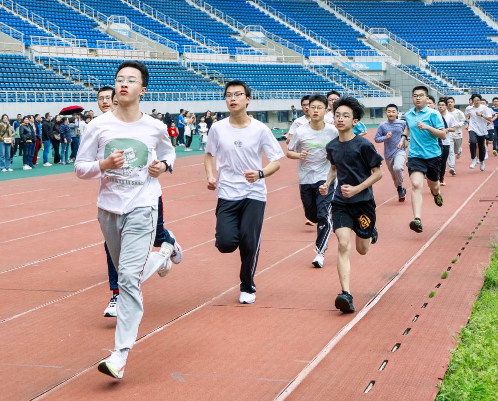 体育摄影构图_中考体育项目拍摄技巧_体育摄影技巧