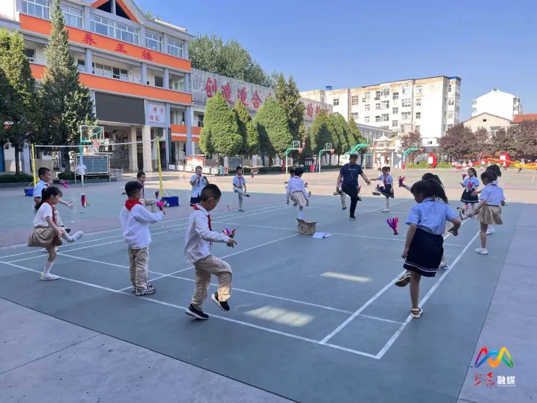 校园体育项目训练技巧_游泳足球乒乓球培训_校园体育教育